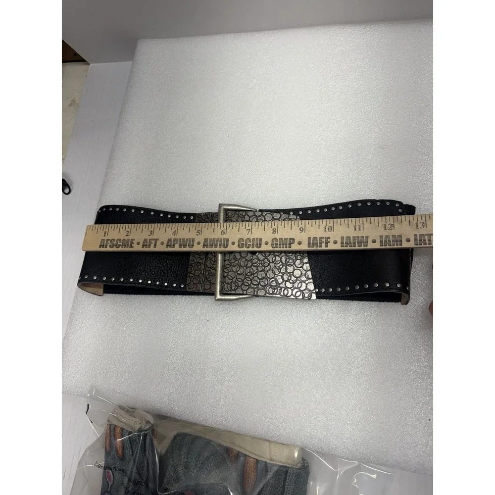 Vintage Streets Ahead Elastic & Leather Black & Silver Belt USA Size Small EUC